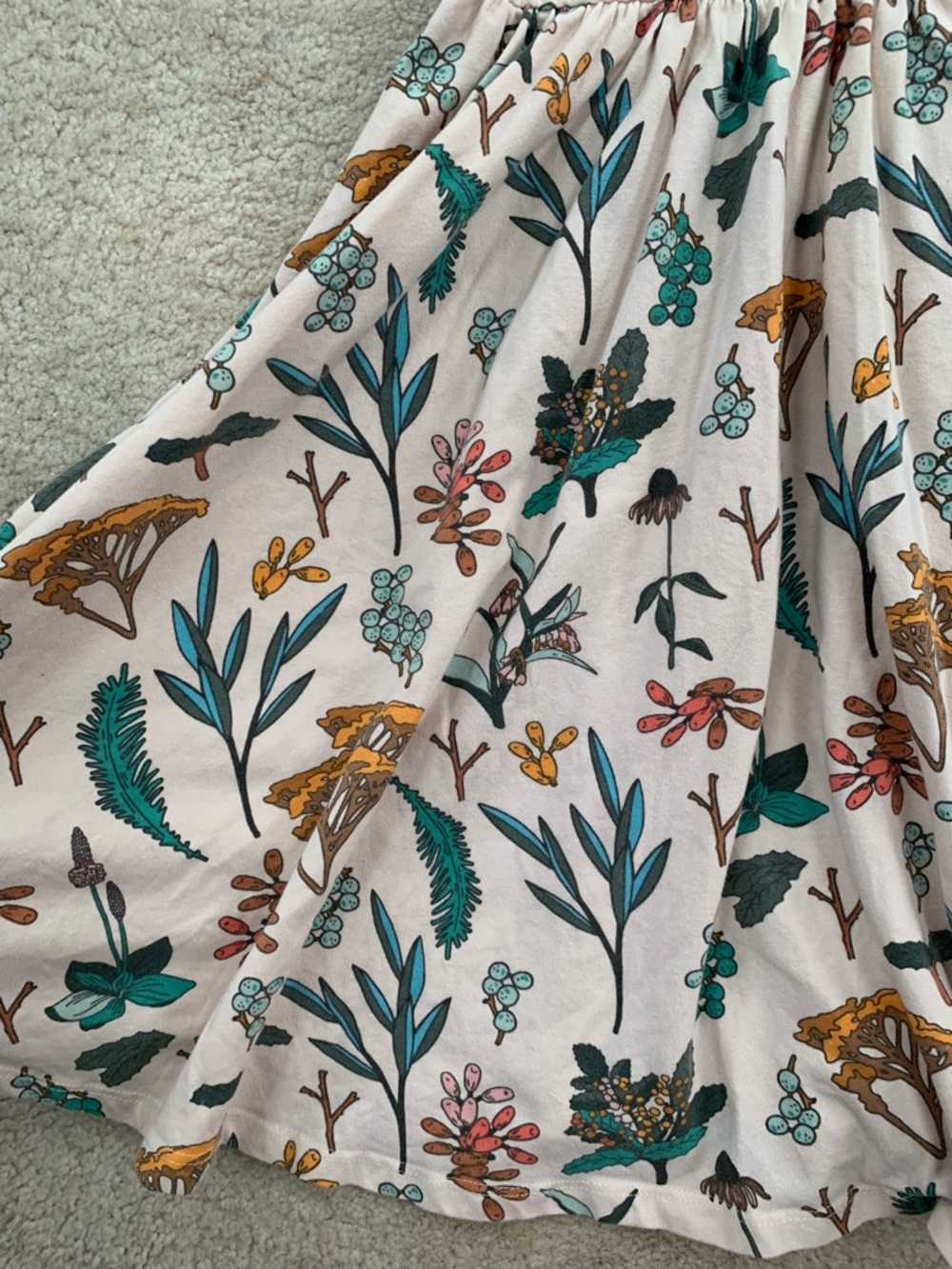 Alice + Ames Size 8 The Short Sleeve Ballet Twirl Dress in Herbal Study Plants - Picture 5 of 5